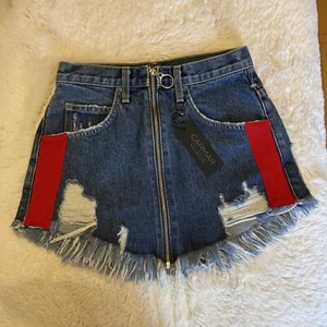 Womens mini Carmar Los Angeles Beatrice Denim Skirt Distressed Red Stripe Sz 26 - Picture 1 of 13