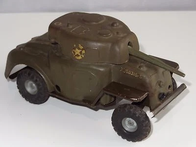 triang minic ARMOURED TANK - clockwork / plastic - Image 1 of 4