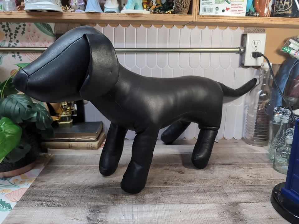 Manequim East Side Collection para Cachorro Tamanho GrandePreto - 33'Nose2Tail 15' de Altura - Imagem 1 de 4