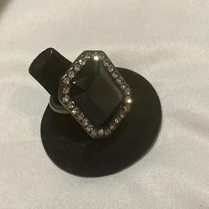 Avon Black Stone Statement Ring, Size 7 - Picture 1 of 8