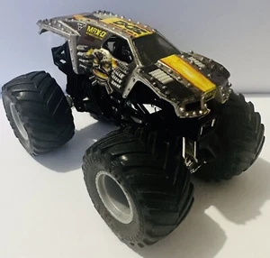 Hot Wheels Monster Jam Maximum Destruction 11 x Champion 1:64 - Picture 1 of 10