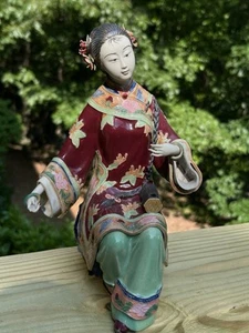 Chinese Wigai Porcelain Sitting Lady - Picture 1 of 8