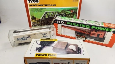 HO lot power pack(new), dairymens car, crane, bridge - Image 1 of 4