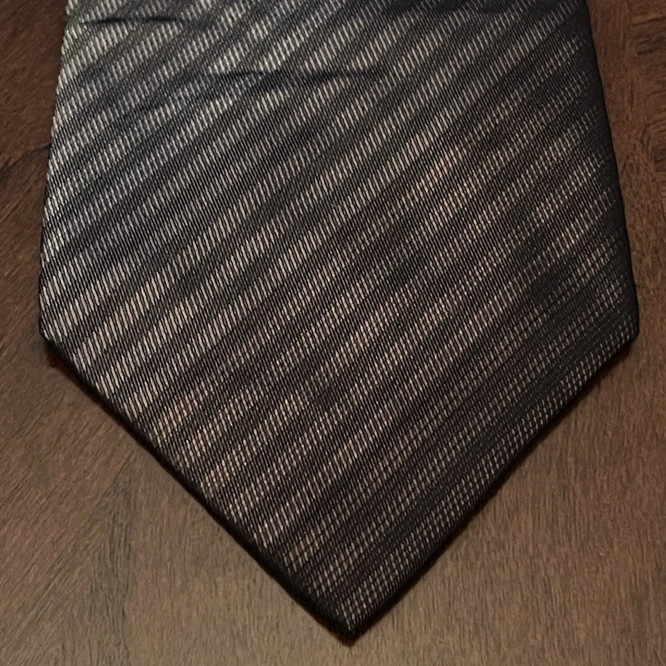 Corbata Kenneth Cole Reaction marrón 100 % seda para hombre hecha en China Foto 1 de 4