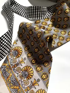GIANNI VERSACE VINTAGE '90s BAROQUE MEDUSA HEAD MEDAL TIE GRIDS ITALY GOLD GRAY - Picture 1 of 18