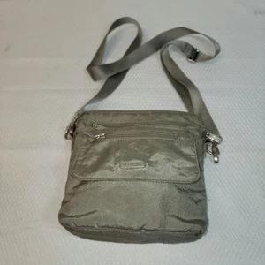 Baggallini Umhängetasche Reisetasche grau Nylon verstellbarer Riemen Reißverschlusstaschen leicht - Bild 1 von 8