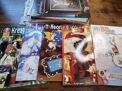 Lote de patrones de punto de cruz/artesanía, Daisy Kingdom, diseñados originales etc. Foto 1 de 4