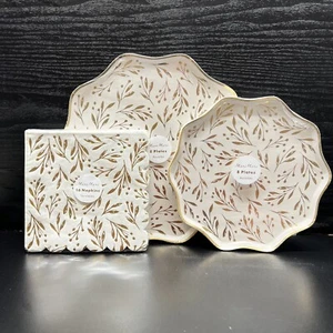 Meri Meri Holly Berry Eco Friendly Paper Dinner And Salad Plates And Napkins - Picture 1 of 9