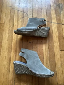 Bettye Muller Ladies Size 9.5 Gray Nubuck Open Toe Wedge Heels,Strapped Closure - Picture 1 of 6