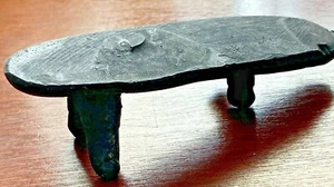 Base supporto panca minifigure in foglia intagliata nera - Foto 1 di 4