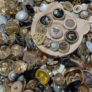 Colorful Vintage Style Metal Buttons for DIY Sewing Crafts Clothes - Picture 1 of 9