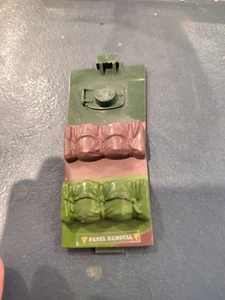 GI JOE 1983 Wolverine ENGINE COVER / LATCH Original Vehicle Part M-5669 - Picture 1 of 7