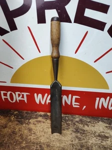 Vintage Shapleigh Diamond Edge 1-1/4" Wood Handle Socket Chisel Millwright - Picture 1 of 6