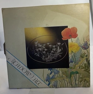 Savoir Vivre Crystal Meadow Vale 13” Footed Cake Plate - Picture 1 of 4