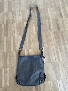 Aunts & Uncles: Handtasche Crossbody Bag „Mrs. Raisin Cookie“, Leder, blaugrau - Bild 1 von 11