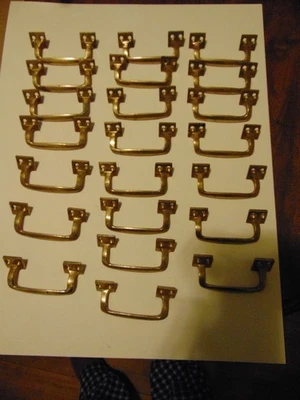 Lote de 22 marcos de gabinete tiradores cajón manija puerta armario latón macizo vintage 4" Foto 1 de 4