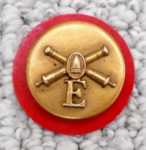 WW11 US Army E Company Coastal Artillery Brass Collar Disc Screw Nut Red Back - Picture 1 of 10