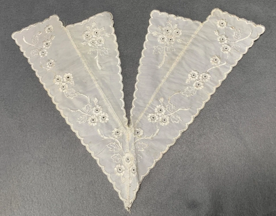Vintage Embroidered Lace Collar with Floral Design - Image 1 of 4