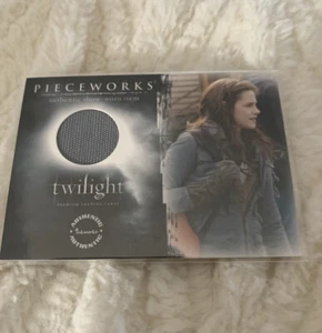 2008 Inkworks Twilight Pieceworks Costumes PW-1. Bella Swan - Picture 1 of 2