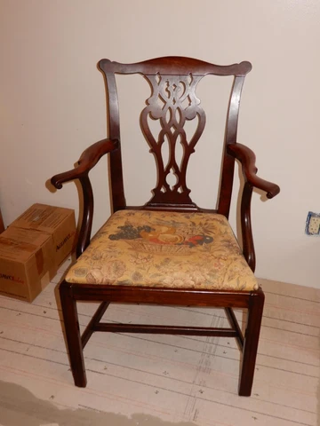 ANTIQUE WALNUT EARLY AMERICAN MARLBOROUGH SIDE CHAIR CIRCA 1770 Cover