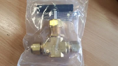 B-18RS8 NEEDLE VALVE BRASS 1/2"OD COMPRESSION ENDS - Image 1 of 2