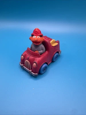 Camión de bomberos Ernie Die Cast Muppets Inc. Sesame Street Playskool vintage 1981 leer Foto 1 de 4