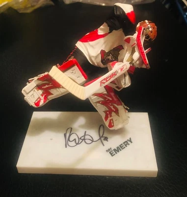 Фигурка с автографом Рэя Эмери из Ottawa Senators McFarlane сертификат подлинности PSA РЕДКАЯ - Изображение 1 из 2