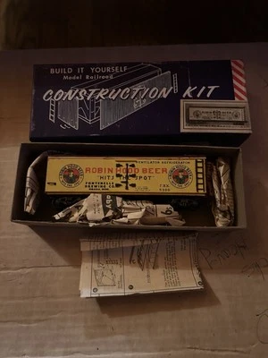 VINTAGE WALTHERS HO SCALE REEFER 8801 FBX ROBIN HOOD BEER - Image 1 of 4