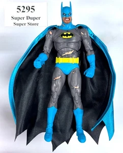 Knightfall Battle Damage Batman - Cloth WIRED Cape - McFarlane Toys - aus 2er Pack - Bild 1 von 1
