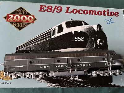 Proto 2000 #8039 E8/E9, NYC #4044 – HO. Regular DC. - Image 1 of 4