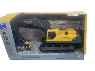 NewRay Volvo EC460B LC Excavator Model Toy  Sound 1:32 New - Image 1 of 2