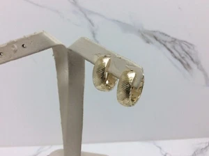 14K YELLOW REAL GOLD Hoop Huggies CLIP ON Diagonal Diamond cut Earrings 2.70gr - Picture 1 of 7