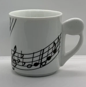 Taza de cerámica blanca con notas musicales caprichosas divertidas - Imagen 1 de 1