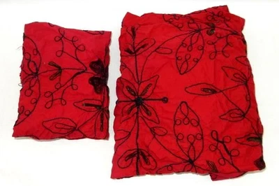 Red Floral Fabric Lot for Quilting & Crafting - Good Condition, 37.5"x29.25" - Image 1 of 4