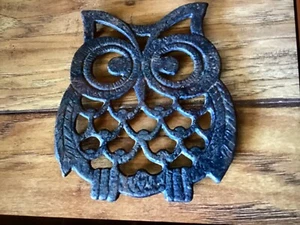 Vintage Owl Cast Iron Trivet Hot Plate 5.5”H x 4.5”W - Picture 1 of 3