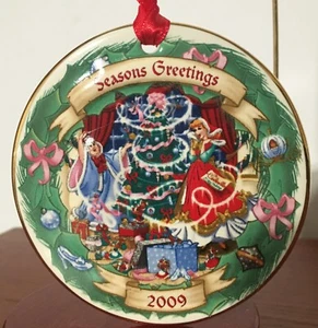 Walt Disney World Cinderella Christmas Collectors Ornament 2009 Seasons Greeting - Picture 1 of 2
