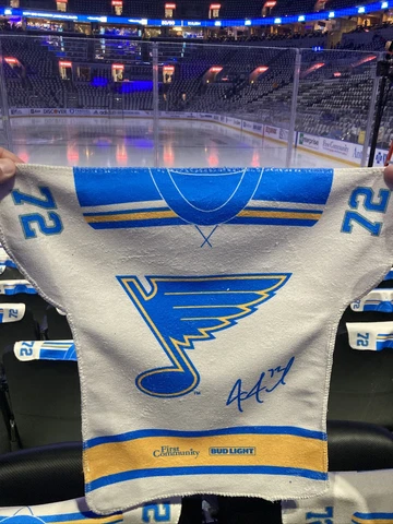 St. Louis Blues rally towel Justin Faulk 5/6/22 Round 1 game 3 Cover
