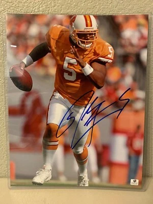 Foto firmada por Josh Freeman de los Tampa Bay Buccaneers 11x14 GAI Foto 1 de 4