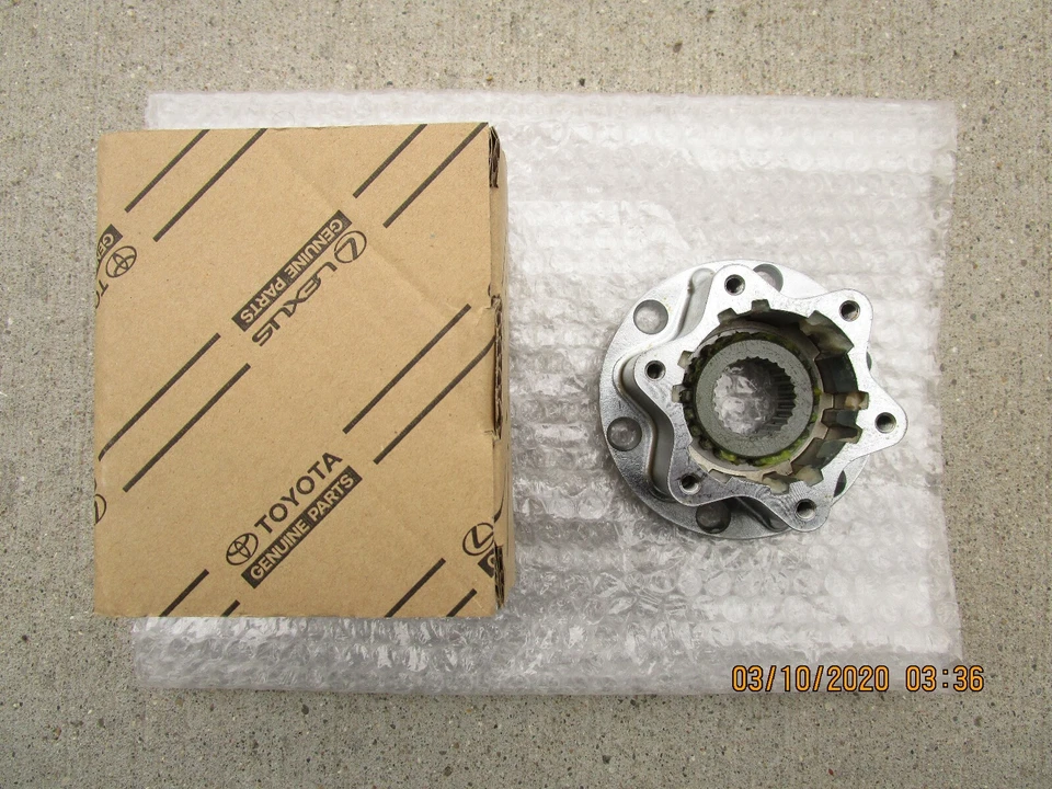 FITs: 86 - 89 TOYOTA VAN FREE WHEEL MANUAL LOCKING HUB QTY 1 OEM BRAND NEW - Image 1 of 3
