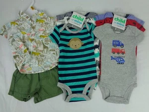 Carter's Paket mit 3 Artikeln Neugeborene 8 Stück insgesamt Shirt Shorts Bodys NEU Neu mit Etikett - Bild 1 von 3