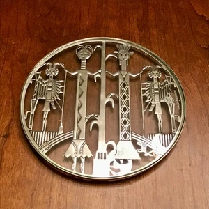 "Pictografía estilo nativo americano 7 1/2"" metal y vidrio templado trivet" - Imagen 1 de 7