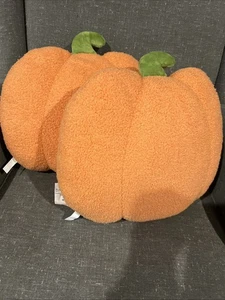 NEU 2 Kissen in Kürbisform Orange Neu ohne Etikett  - Bild 1 von 3