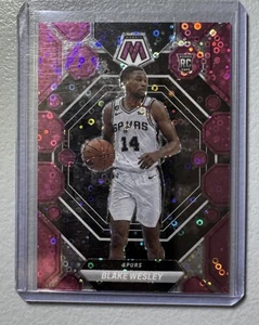 2022-23 Panini Mosaic Blake Wesley Pink Disco /20 Rookie Trailblazers/Spurs - Bild 1 von 2