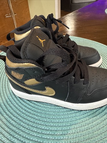 Nuove Nike 5.5youth Air Jordan 1 Mid nere oro metallizzato DQ8426 071