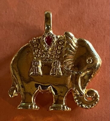 "Colgante para mujer tono dorado elefante amuleto de la suerte 1"" rubí" Foto 1 de 4