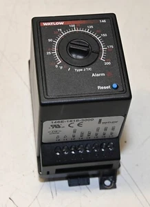 Watlow 146E-1618-3000  Temperature Controller 120VAC & 61XJPEX060A Thermocouple - Picture 1 of 2