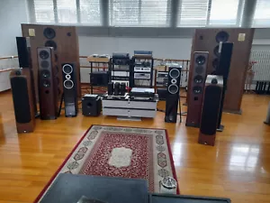 CASSE ACUSTICHE BOWERS & WILKINS MOD. 703 WALNUT. - Foto 1 di 6