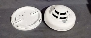 Detector de humo Tyco PG9936 (lo que se muestra en la foto es lo que se incluye) - Imagen 1 de 3