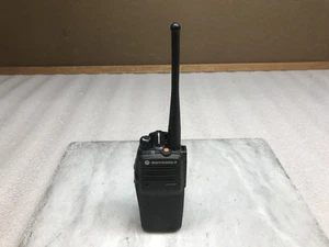 Motorola XPR 6350 Two Way Radio 403-470 MHz 32 Channel 4 Watt - Picture 1 of 5