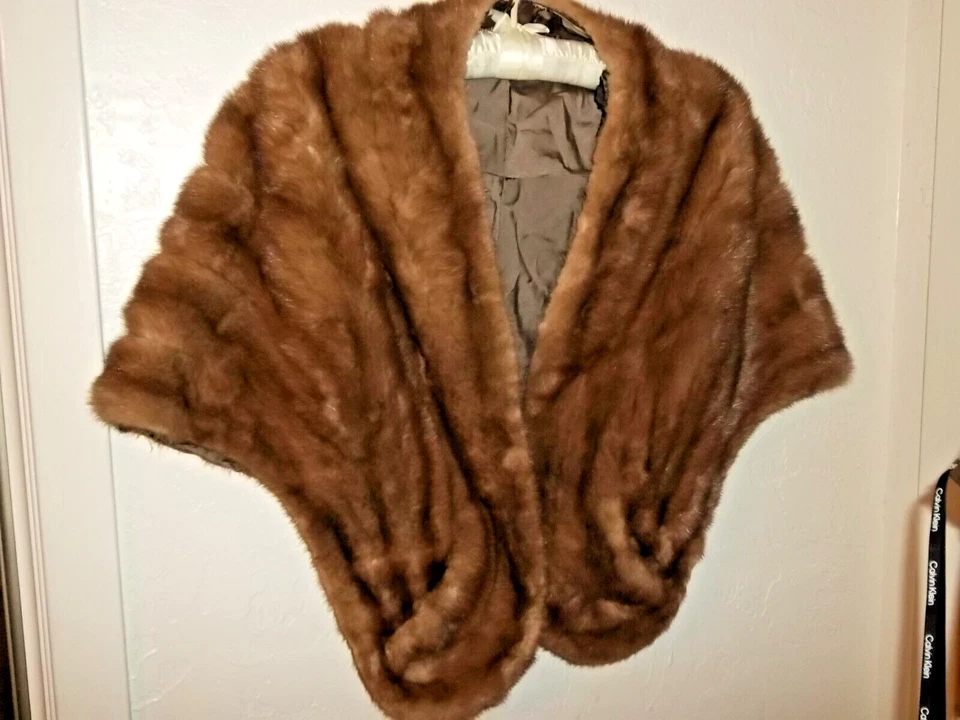 CHAQUETA CHAL ENVOLVENTE ESTOLA PIEL VISÓN NEIMAN MARCUS MARRÓN ETIQUETA ORIGINAL VINTAGE Foto 1 de 4